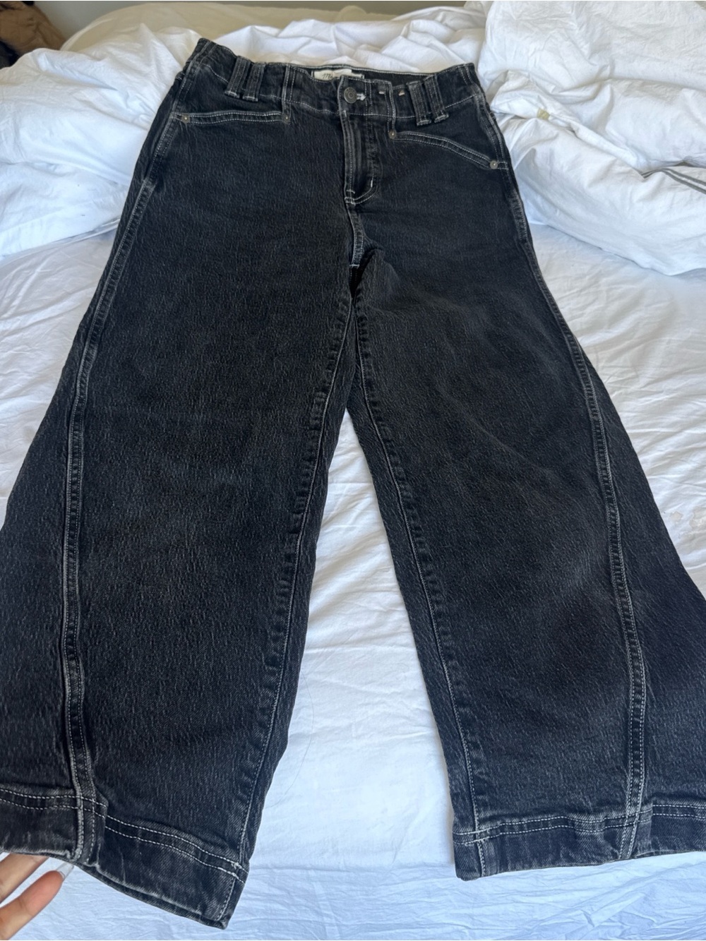 Madewell Women's Black Relaxed Jeans - Picture 2 of 7